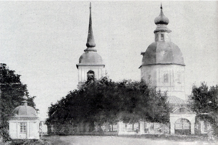 Храм Николая Чудотворца в Новоржеве. Дореволюционная фотография..jpg