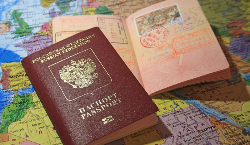 Ошибки в загранпаспортах: россиян все чаще не выпускают за границу