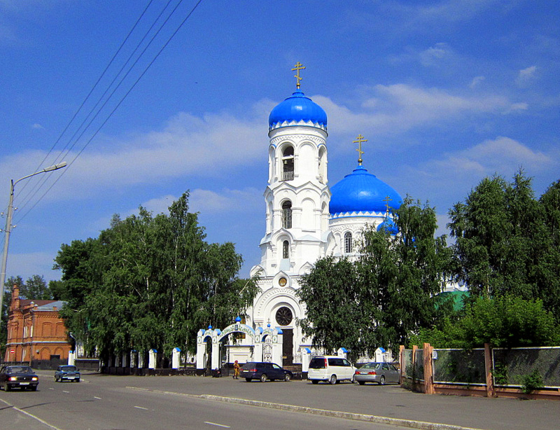 Бийск Успенский собор.jpg