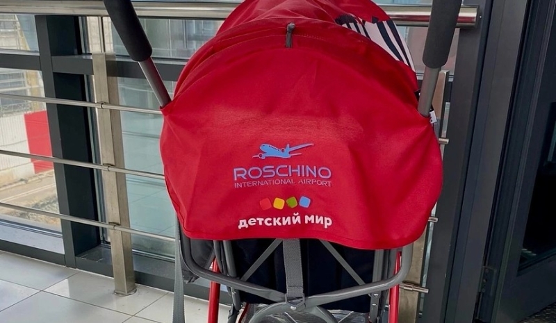 В аэропорт Сочи по ошибке улетела коляска из Рощино: туристы не сдали устройство для ребенка